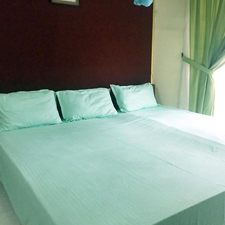 Mccarthy Guesthouse Kandy Esterno foto